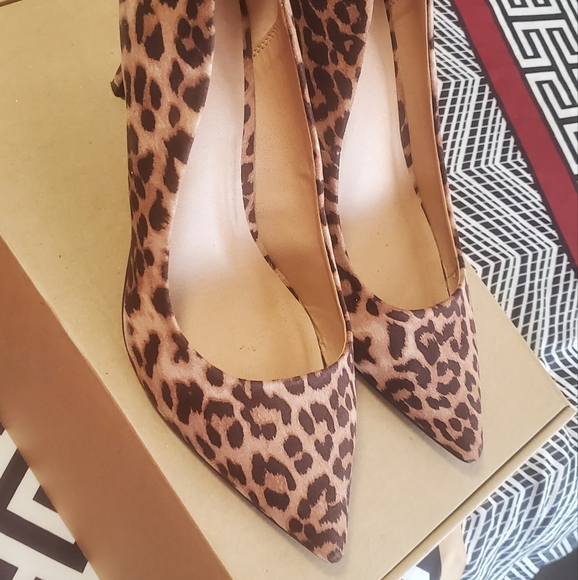 Pumps - Picture 1 of 2